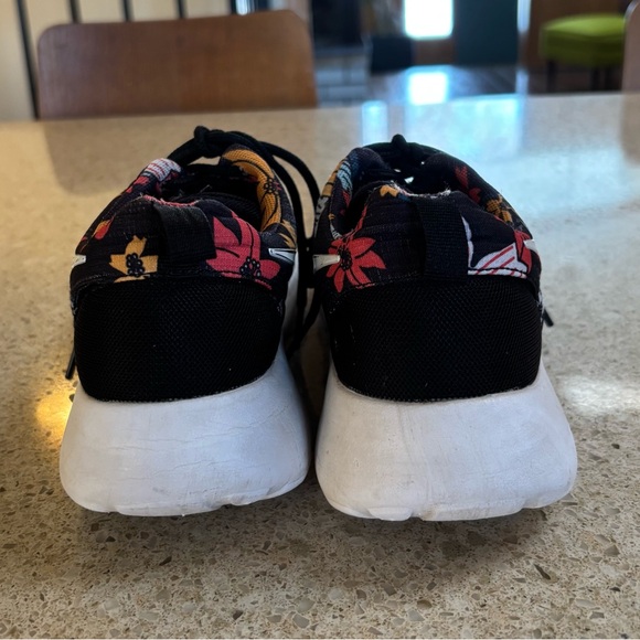 Nike Roshe Run Print 'Aloha' Black Floral Sneakers with White Accents - Picture 6 of 10